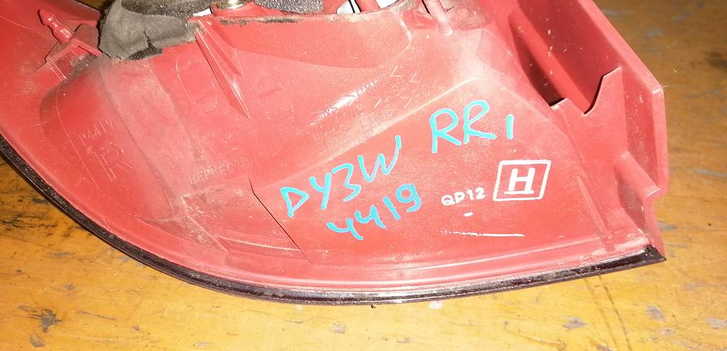 стоп-сигнал Mazda Demio