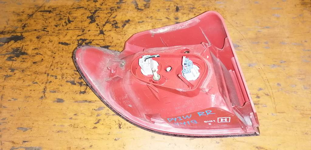 стоп-сигнал Mazda Demio