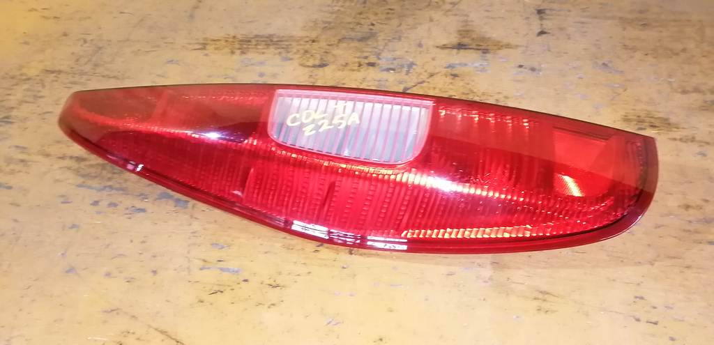 стоп-сигнал Mitsubishi Colt