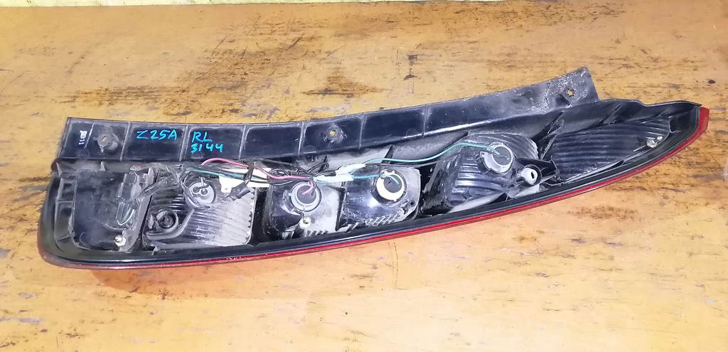 стоп-сигнал Mitsubishi Colt