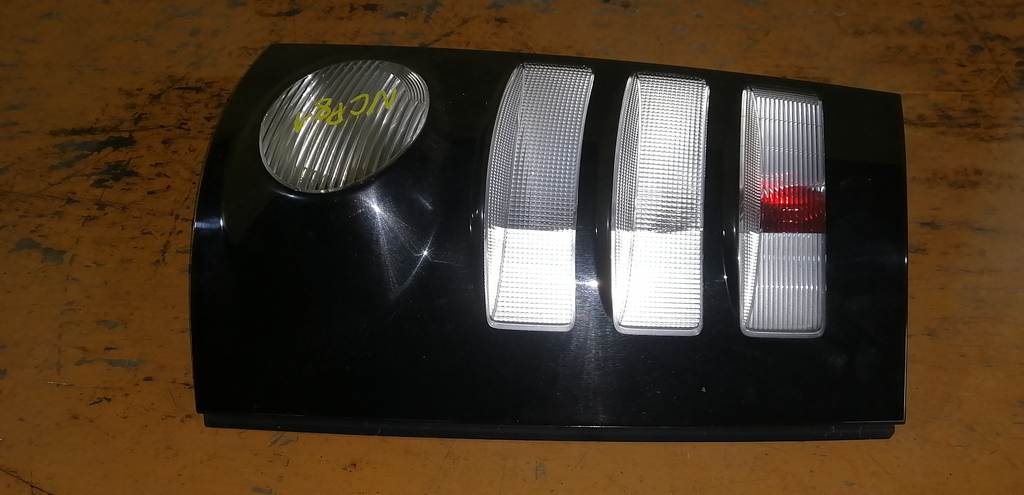 стоп-сигнал Toyota Sienta