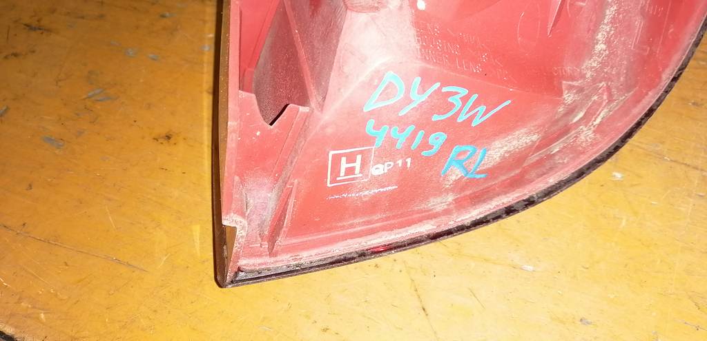 стоп-сигнал Mazda Demio