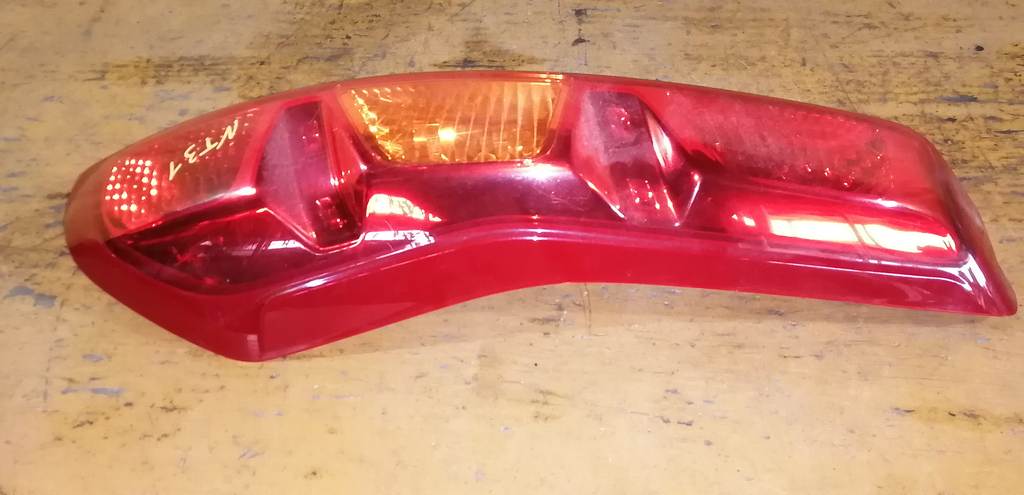 стоп-сигнал Nissan X-Trail