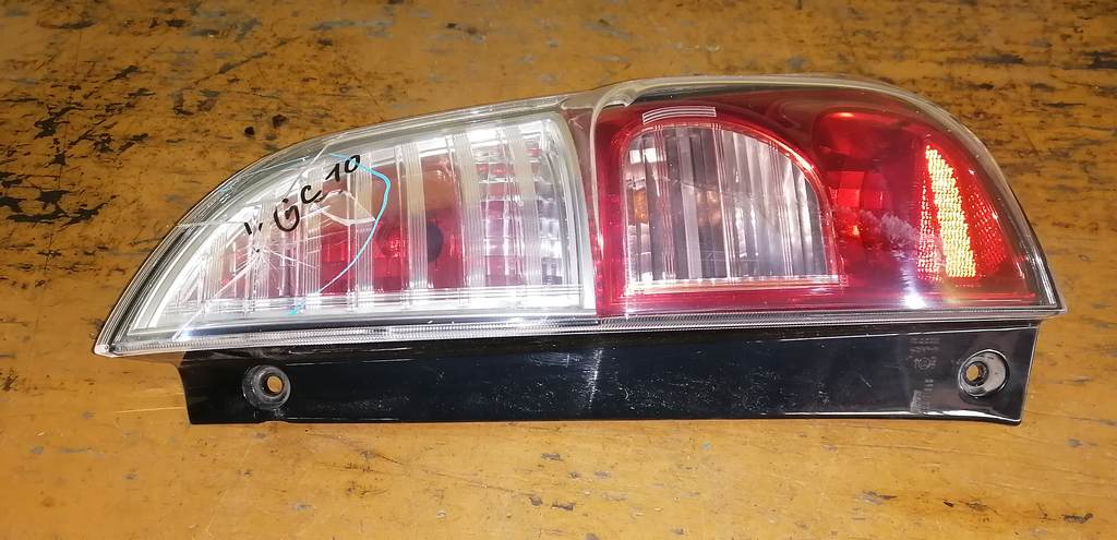 стоп-сигнал Toyota Passo