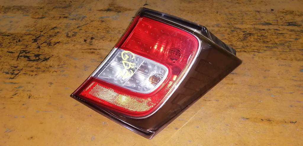 стоп-сигнал Honda Freed