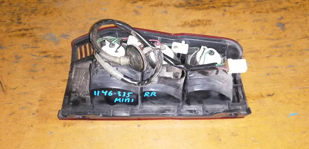 стоп-сигнал Mitsubishi Pajero Mini