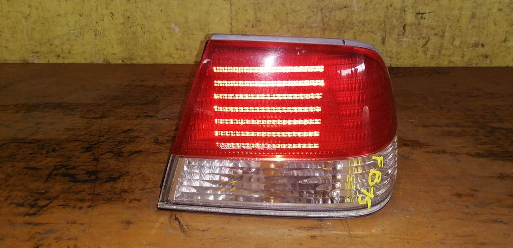 стоп-сигнал Nissan Sunny