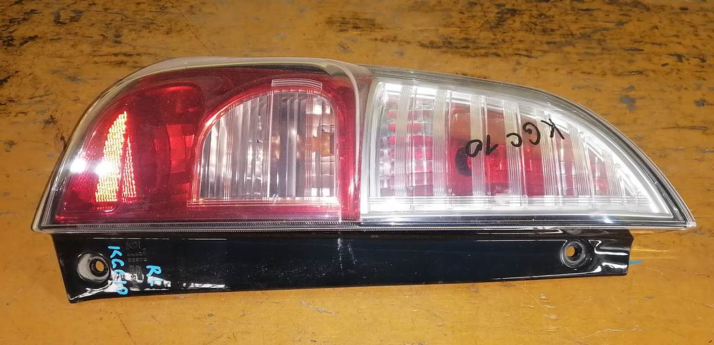 стоп-сигнал Toyota Passo