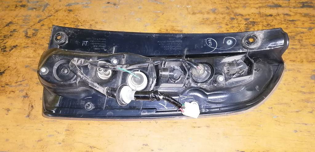 стоп-сигнал Toyota Passo