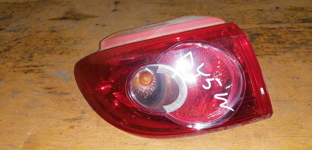 стоп-сигнал Mazda Demio