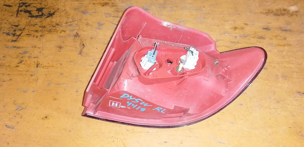 стоп-сигнал Mazda Demio