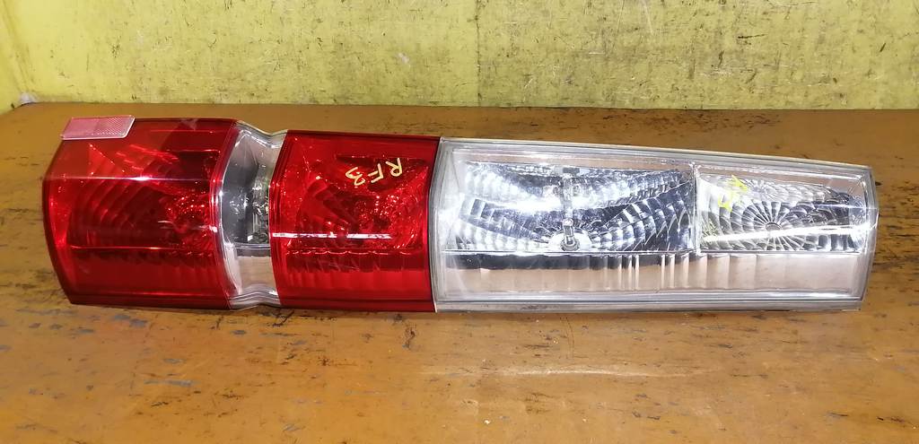 стоп-сигнал Honda Stepwgn