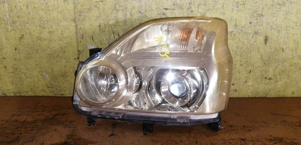 фара Nissan X-Trail