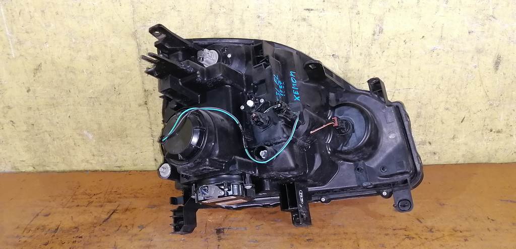 фара Nissan X-Trail