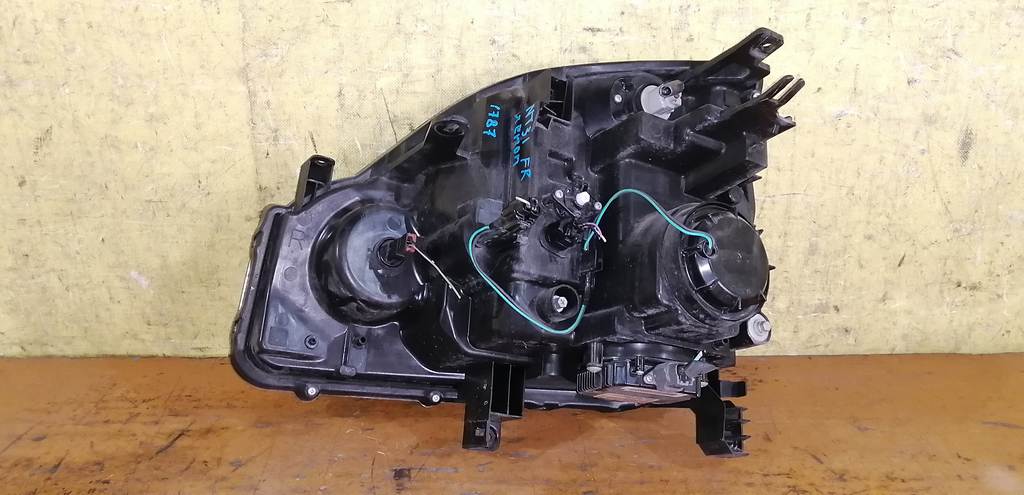 фара Nissan X-Trail