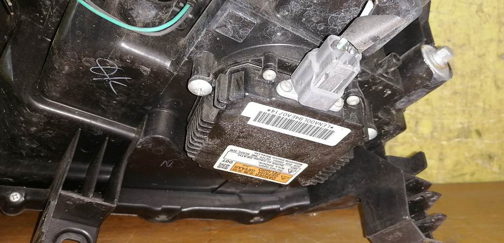 фара Nissan X-Trail