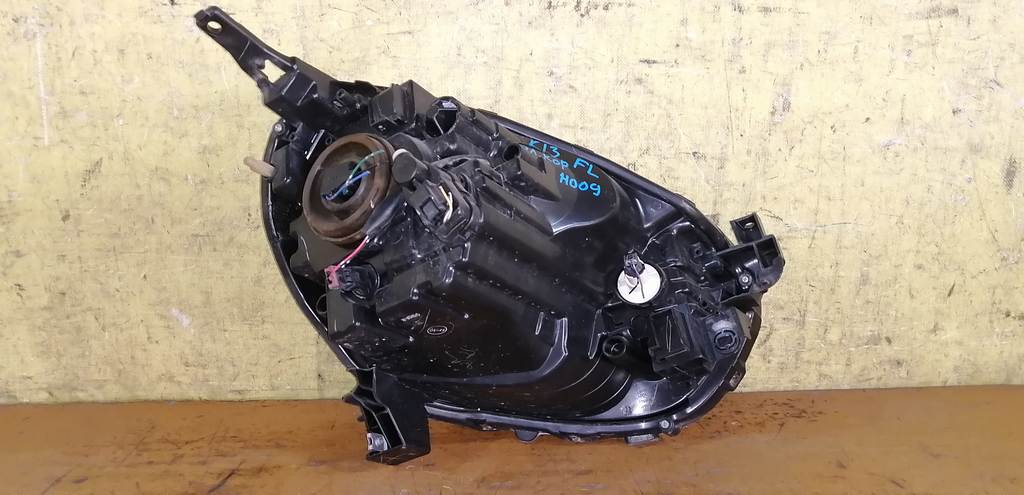 фара Nissan March