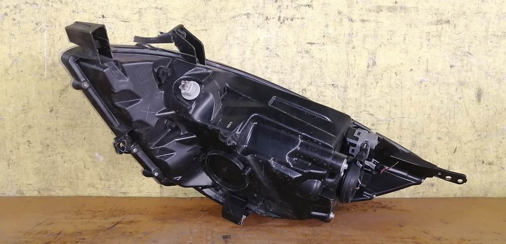 фара Nissan Note