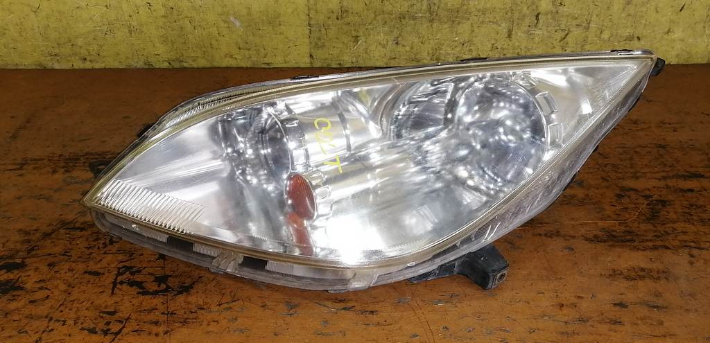 фара Mitsubishi Colt