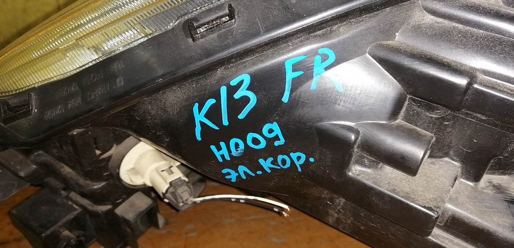 фара Nissan March