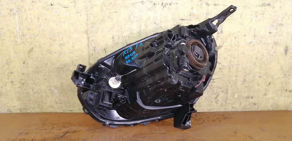 фара Nissan March