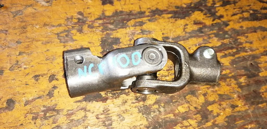 карданчик рулевой Toyota Ractis