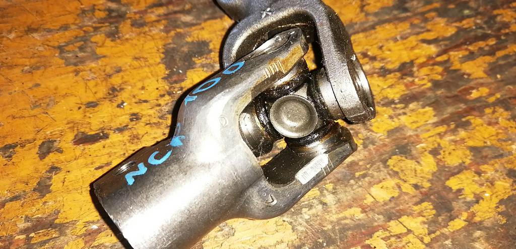 карданчик рулевой Toyota Ractis