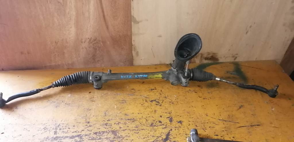 рейка рулевая Toyota Vitz