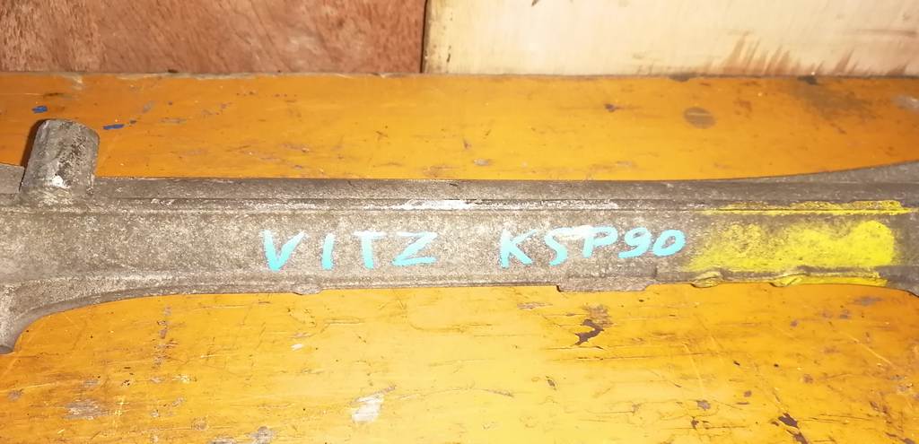 рейка рулевая Toyota Vitz