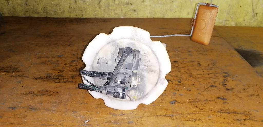 бензонасос Nissan Sunny