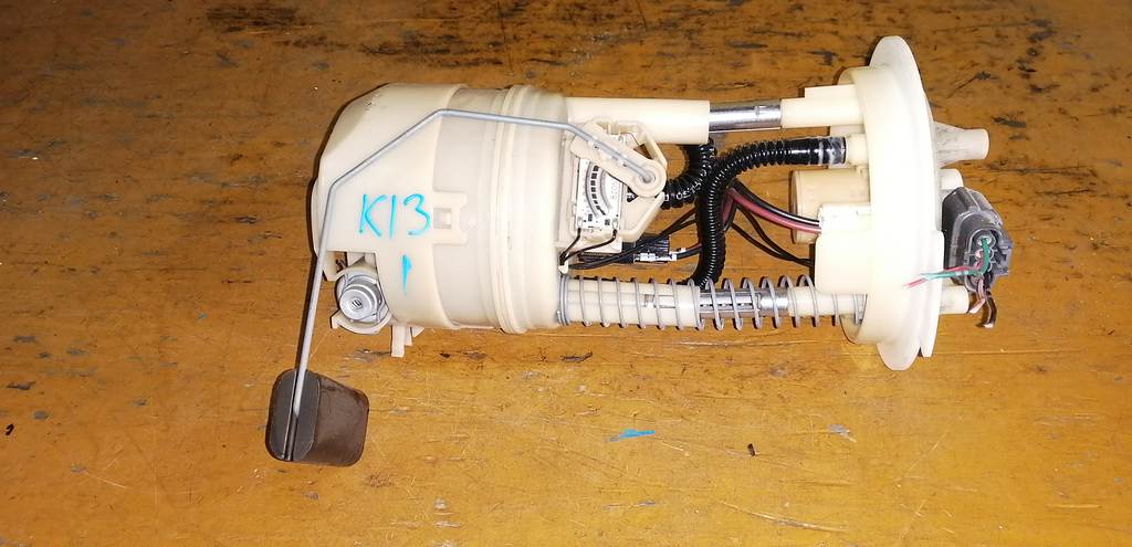 бензонасос Nissan March