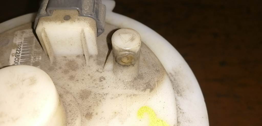 бензонасос Nissan March