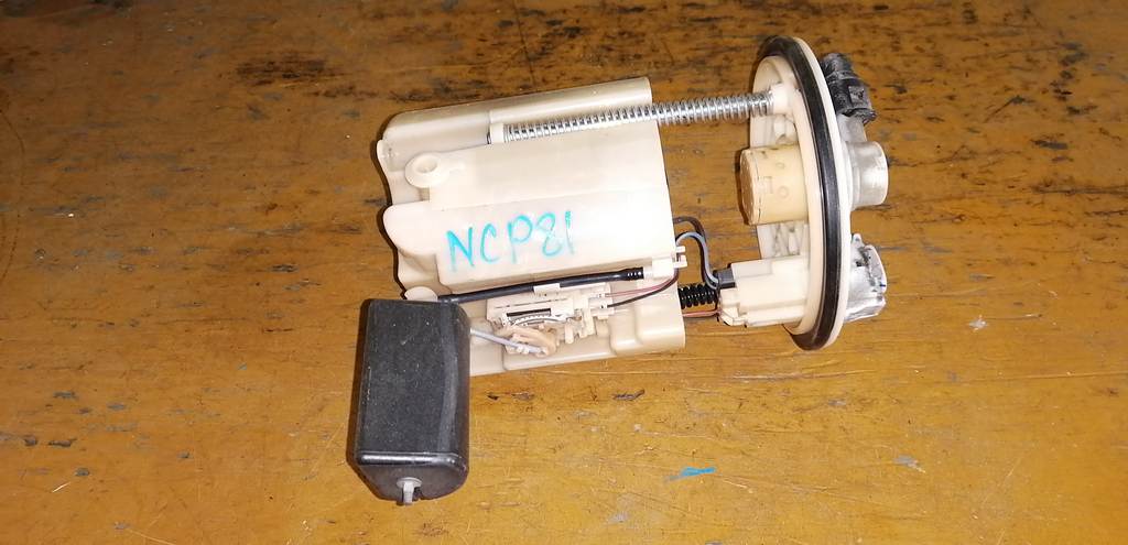 бензонасос Toyota Sienta