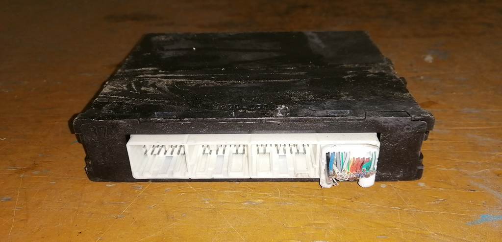 блок управления двс Subaru Impreza