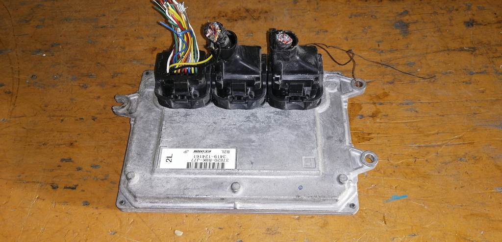 блок управления двс Honda Fit Shuttle