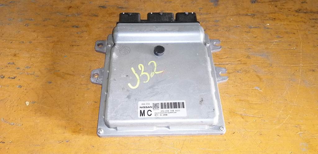 блок управления двс Nissan Teana
