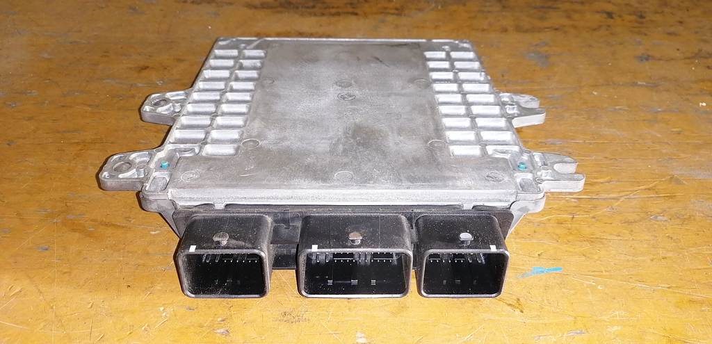 блок управления двс Nissan Teana