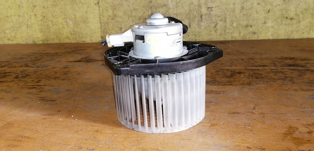 мотор печки Mitsubishi Outlander