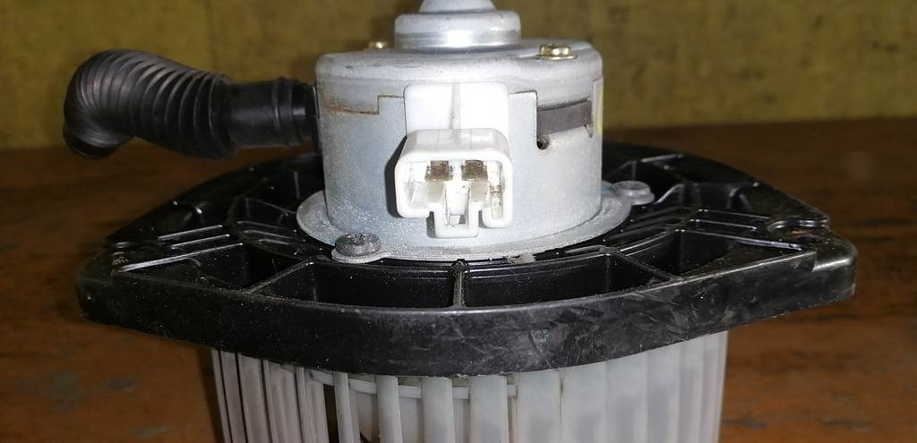 мотор печки Mitsubishi Outlander