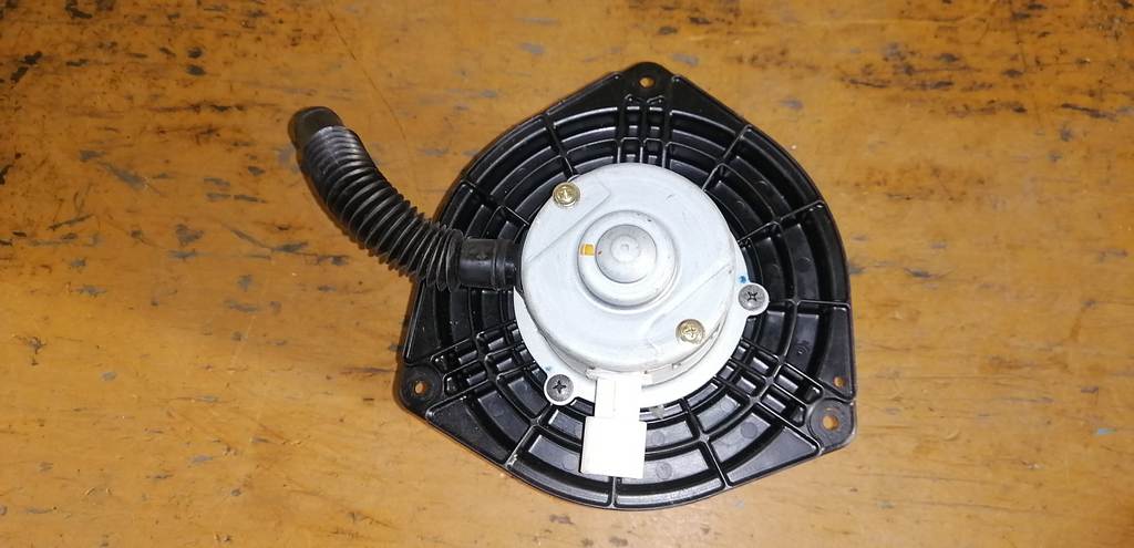 мотор печки Mitsubishi Outlander