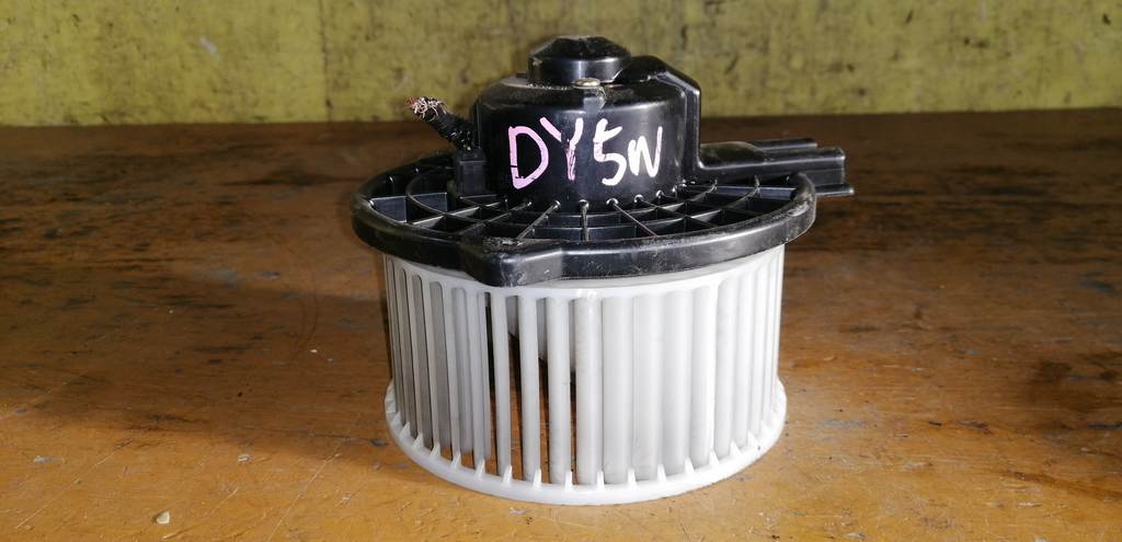 мотор печки Mazda Demio