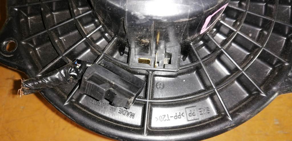 мотор печки Mazda Demio