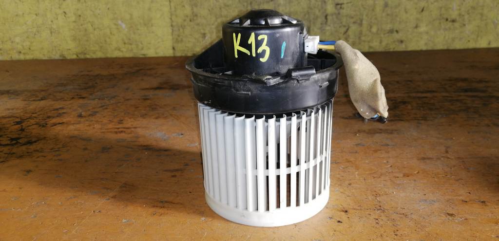 мотор печки Nissan March