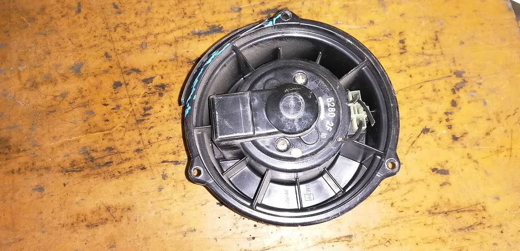 мотор печки Mitsubishi Colt