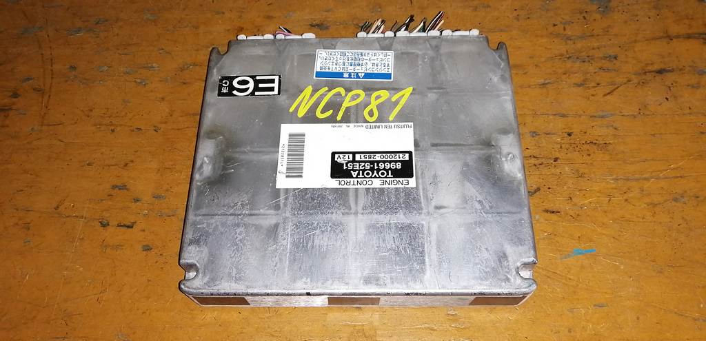 блок управления двс Toyota Sienta