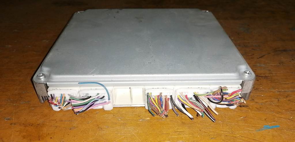 блок управления двс Toyota Sienta