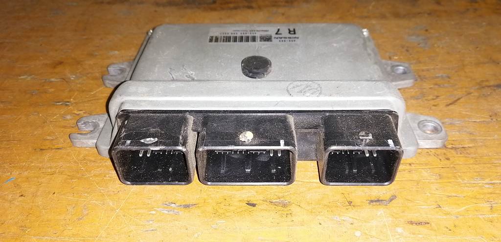 блок управления двс Nissan X-Trail