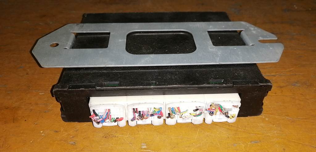 блок управления двс Subaru Legacy