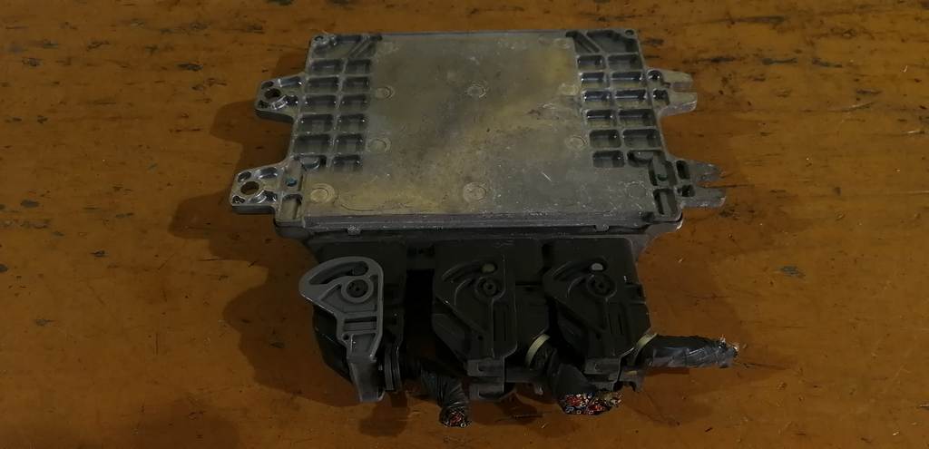 блок управления двс Nissan Note