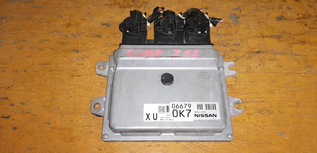 блок управления двс Nissan Cube